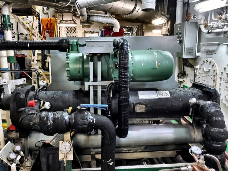Chilled-water plant onboard a vessel
